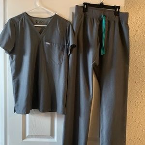 Figs Scrub top size small, bottoms size small/tall